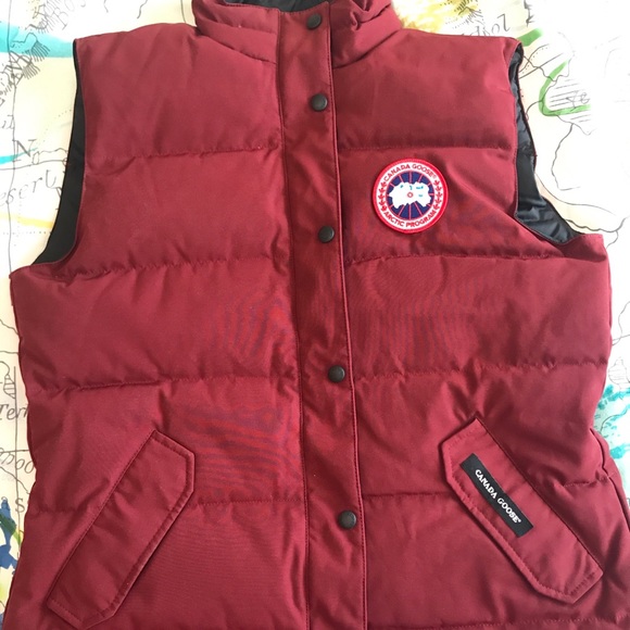 canada goose vest red